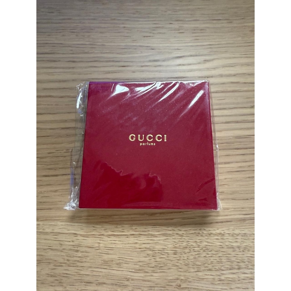 NIB Gucci Beauty Gold Embossed Compact Mirror - Picture 4 of 4